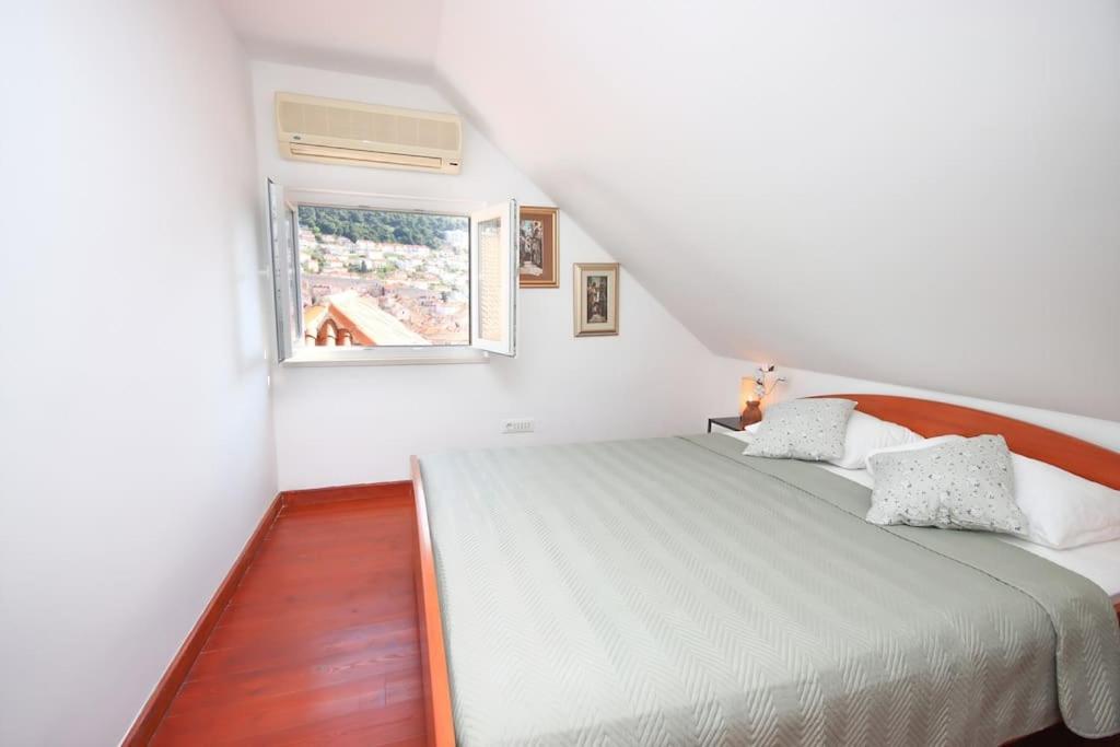 Bohemian Center - 2 Bedroom
